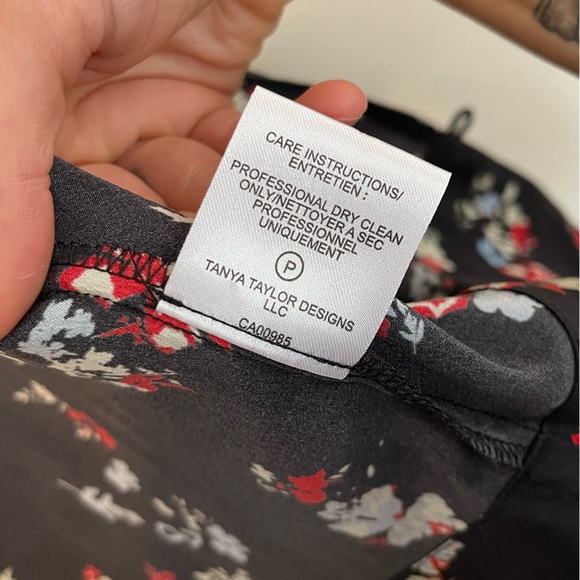 TANYA TAYLOR floral clusters clio top size: 6 100% silk - Picture 12 of 16